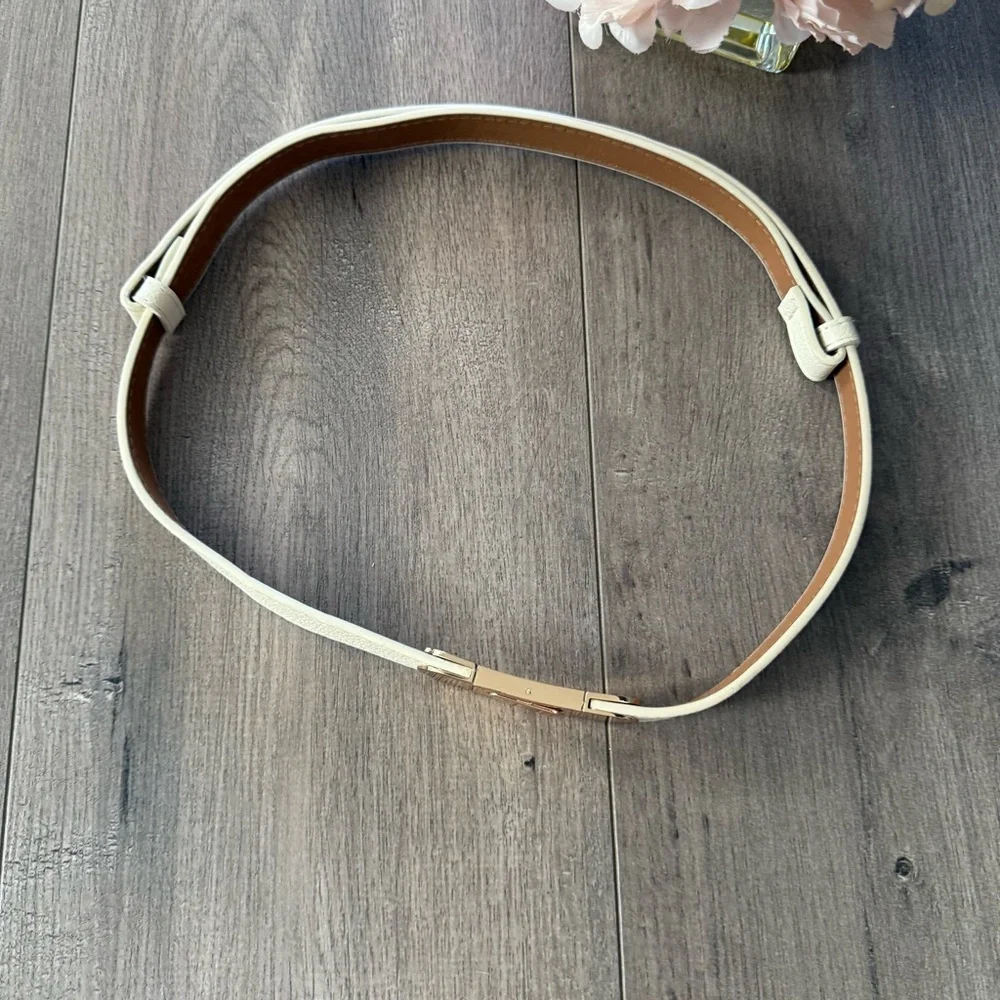 New Boutique‎ Cream Gold Adjustable Faux Leather Belt